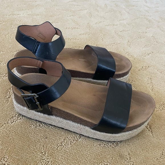 Sandals - Picture 2 of 2